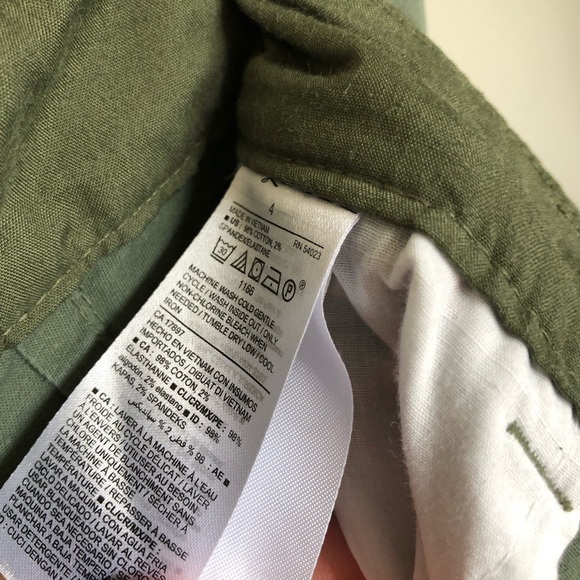 Old Navy Women's Green and White Shorts Size 4 - Picture 7 of 7